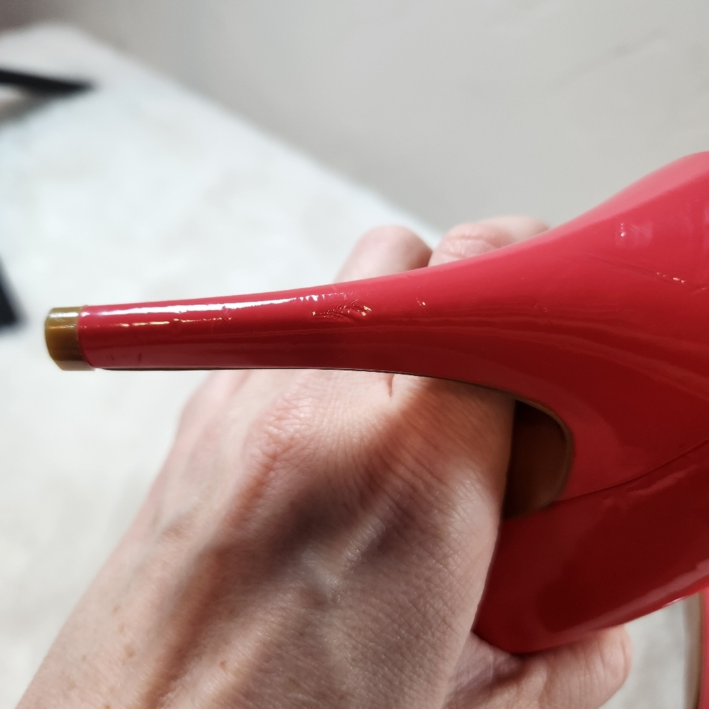 BCBG Coral Peep Toe Heels Pumps Size 6.5 M 4" Heel Faux Patent Leather - Picture 16 of 16